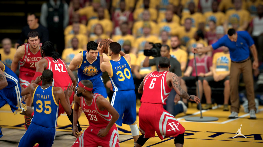 Alles dreht sich nur um ihn: Steph Curry. - Screenshot aus NBA 2K17